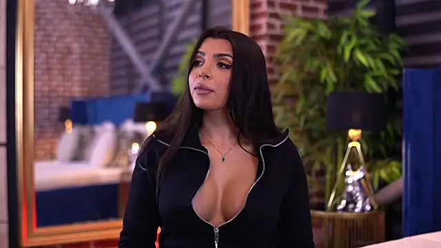 NicoleCellini online show from October 15, 6:10 pm