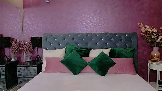 CarlaReysX online show from February 5, 7:00 am