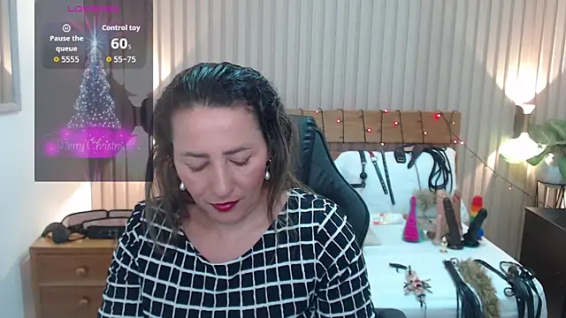 luciana ballesteros  online show from December 1, 1:03 pm