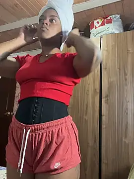 ladyrd1 online show from April 10, 1:39 pm