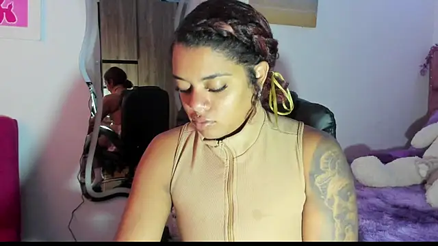 ladyrd1 online show from September 13, 10:18 pm