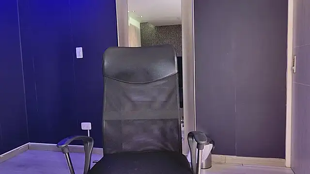 MarianaGarciaa   online show from December 4, 8:31 pm