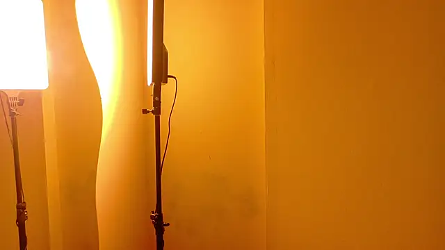 alaia-rogers online show from December 15, 11:37 am