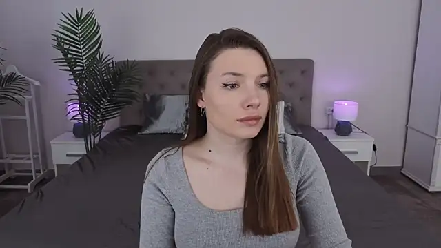 IceDanielles online show from March 13, 1:34 pm