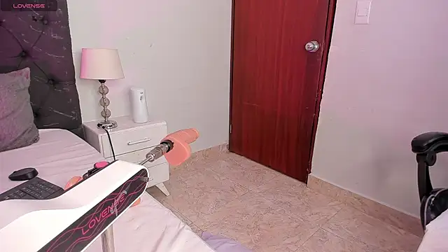 evelyn 23 online show from October 30, 2:51 pm