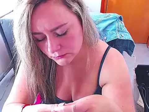 KikaxLove online show from April 1, 5:32 pm