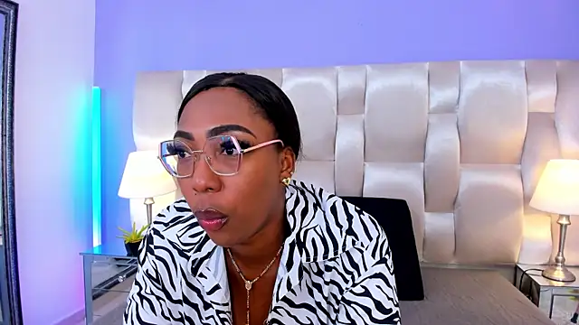 dirtyvictoria online show from October 18, 7:59 pm