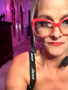 vixendoll87 online show from November 2, 3:43 am