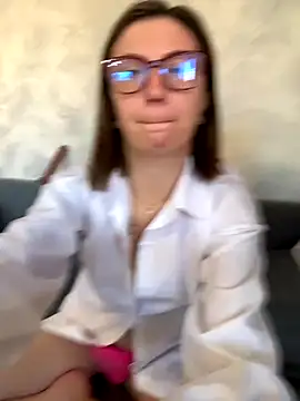 BeatriceTender online show from October 13, 9:12 am