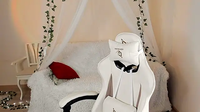 MishkaMe online show from October 16, 4:53 pm