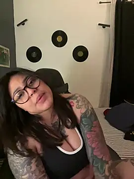 miacanela xo online show from April 19, 2:44 am