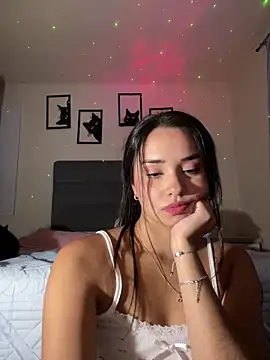 Kimmymadison- online show from September 12, 5:19 am