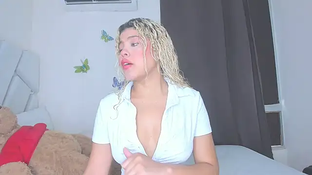 sofiacastillo01 online show from April 3, 1:31 pm