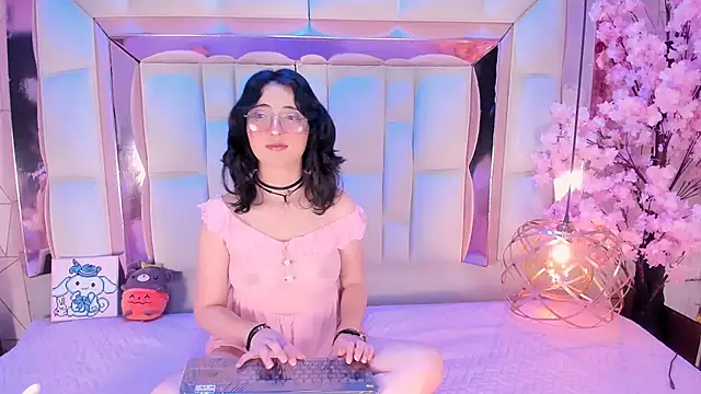 SaraMartini1 online show from November 15, 6:14 am