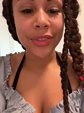 HaileyDiana online show from March 18, 11:32 pm