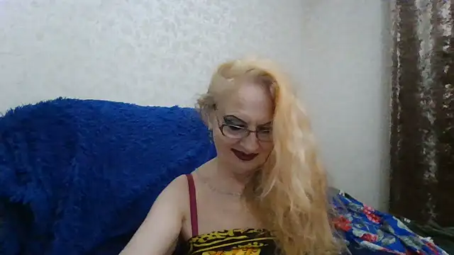 CarlyTreat online show from October 15, 5:04 pm