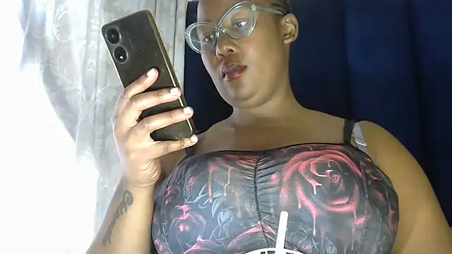 NippleMilkXx online show from November 20, 8:04 am