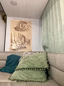 emerieskye20 online show from September 19, 6:29 pm