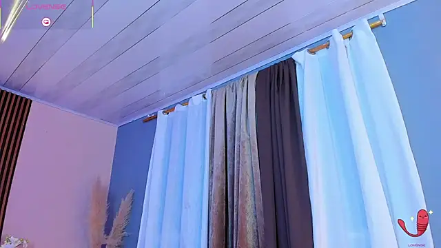 sofiaa grey  online show from October 26, 3:29 pm