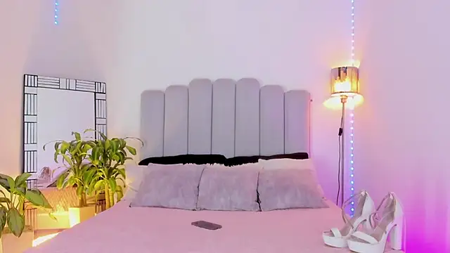 Scarlett Steelee online show from June 2, 12:33 am