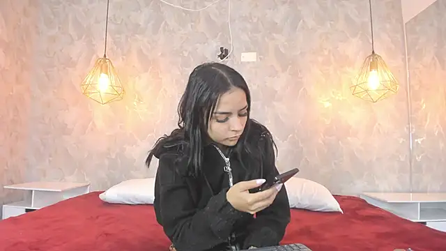 leigh-angels online show from December 18, 1:32 am