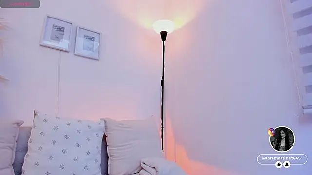 iara martinez online show from January 14, 1:27 pm