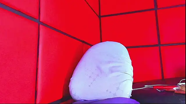 Haileybieberr online show from December 14, 8:36 pm