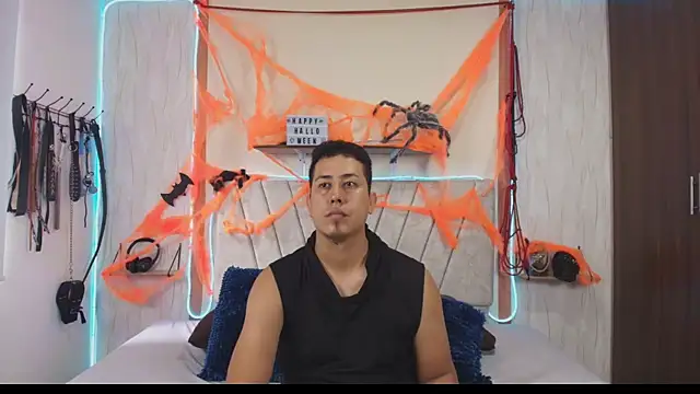 Liana Asaff online show from October 14, 6:43 pm