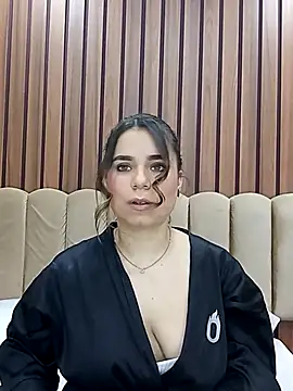 ThaniaJones online show from September 12, 2:35 pm