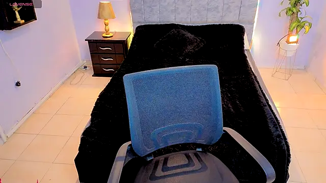 Lana stone  online show from November 9, 3:24 am