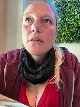 MoniqueLaFee online show from September 27, 8:54 am