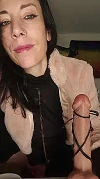 freyamoret online show from March 4, 3:13 am