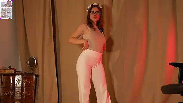 SweetyKitty18 online show from October 20, 6:22 pm