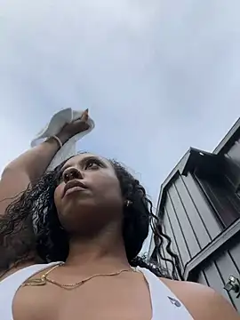 Your Paris online show from February 24, 10:30 pm