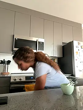 Your Paris online show from September 13, 4:15 pm