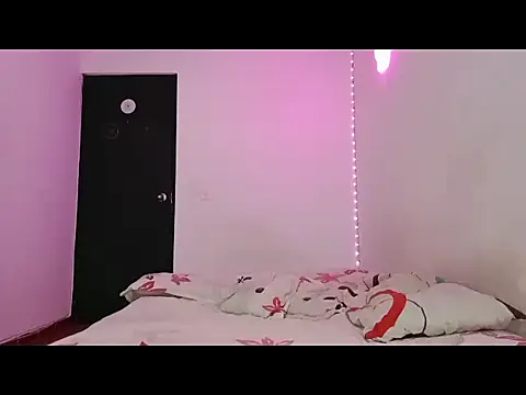 lucydreamm online show from October 1, 1:10 am