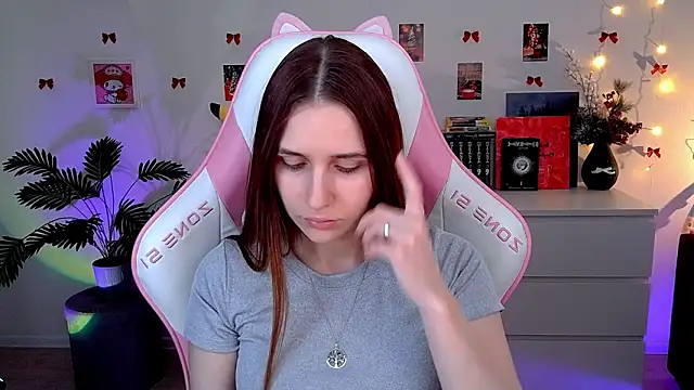 AliceCharmy online show from February 18, 1:10 pm