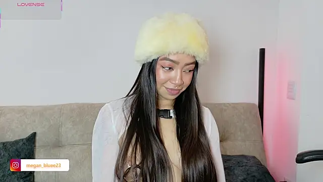 megan bluee23 online show from February 27, 5:13 pm