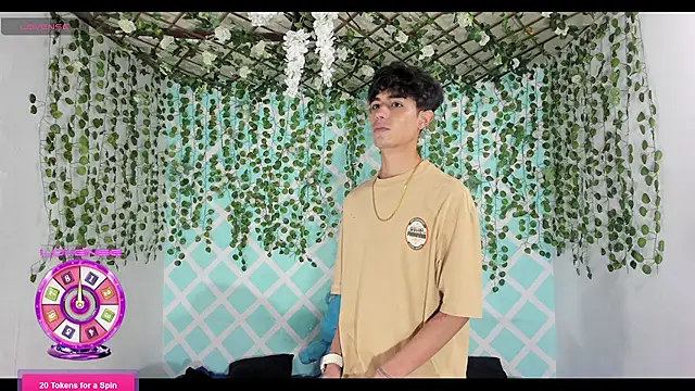 oliverhot2005 online show from January 5, 8:34 pm