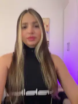 Ashleyjenner  online show from March 28, 1:21 pm