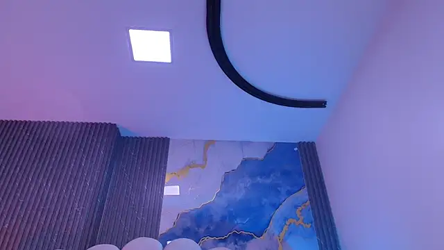 hot dione online show from March 31, 7:14 pm