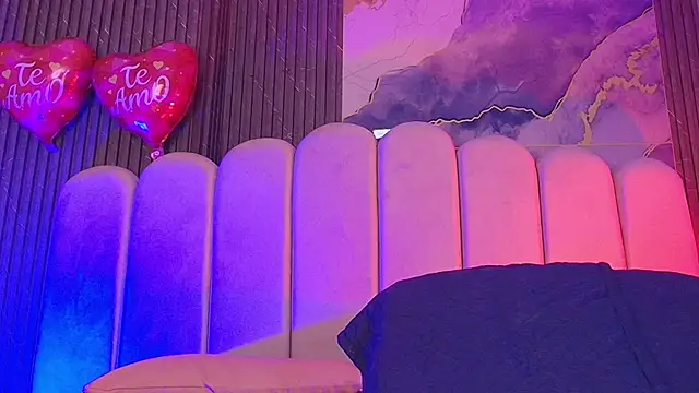 hot dione online show from February 20, 7:15 pm