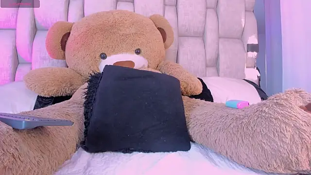  LauraTaylor  online show from November 6, 7:53 pm