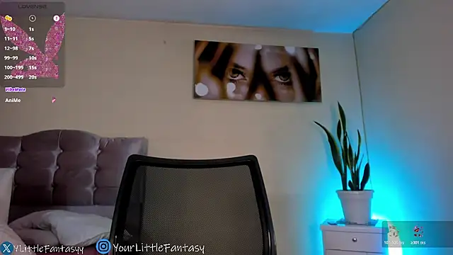 lauvelez   online show from July 28, 4:39 pm