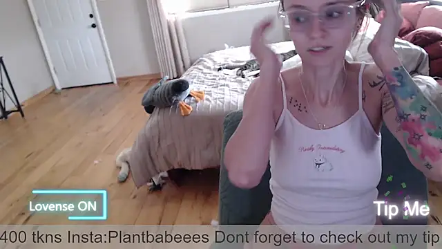 Plantbabeee online show from March 12, 8:11 pm
