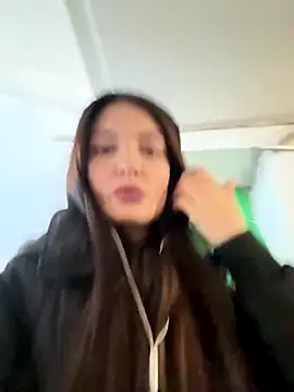 BabeRainbow online show from October 17, 9:01 am