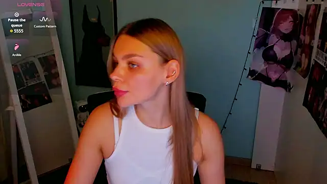 Molly sweetie online show from September 10, 6:24 am