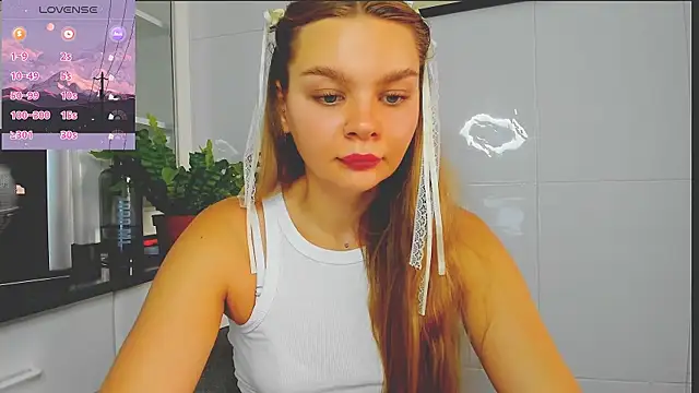 Molly sweetie online show from July 18, 7:00 am