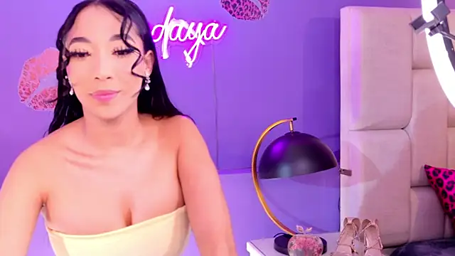 ZendayaGrey online show from June 5, 8:15 pm
