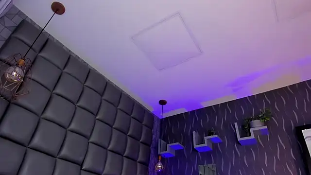 megan woll online show from November 5, 8:25 pm